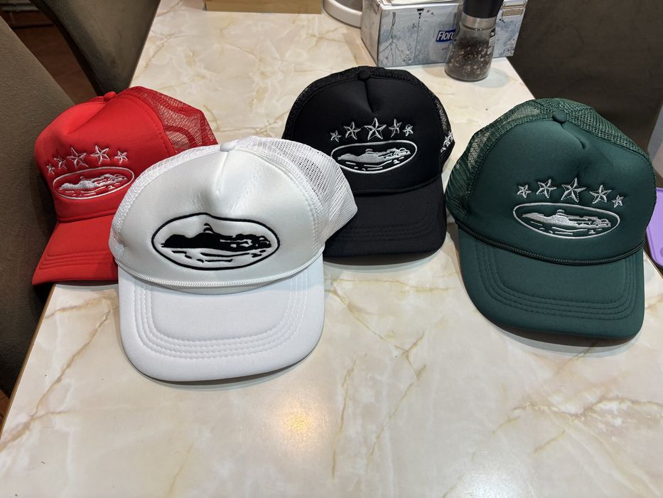 Sepci corteiz de mai multe culori