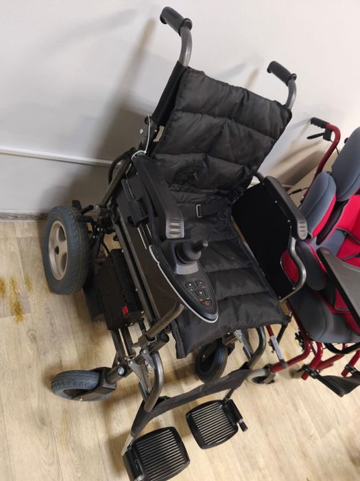 Продам электрическую инвалидную коляску