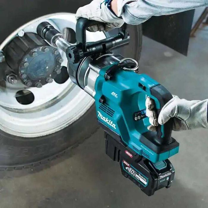 Акумулаторен ударен гайковерт Makita XGT 40V TW010GZ 1″ ,, 3 150 Nm