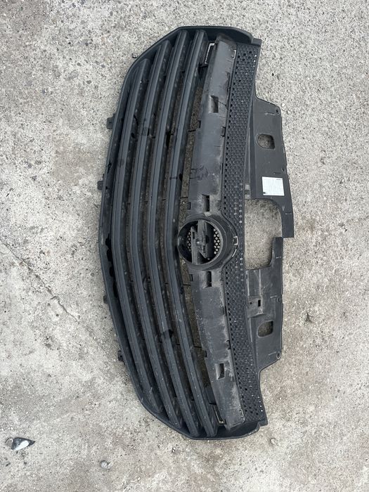 Решетка Opel Vivaro 14-
