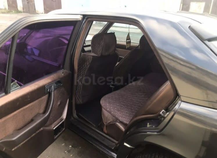 Продаю Мерседес 124