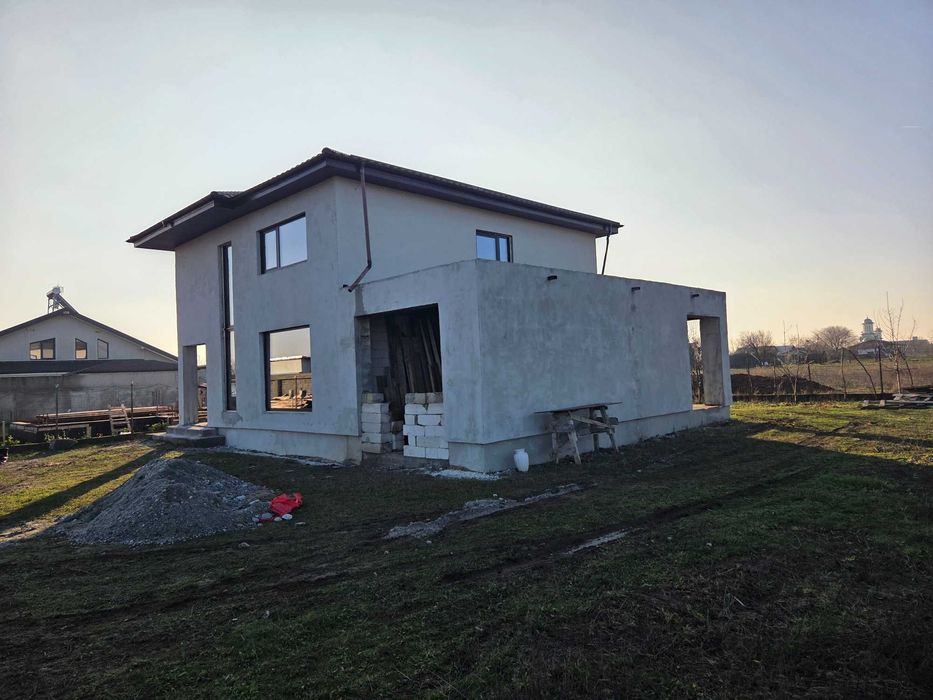 Casa de vanzare...