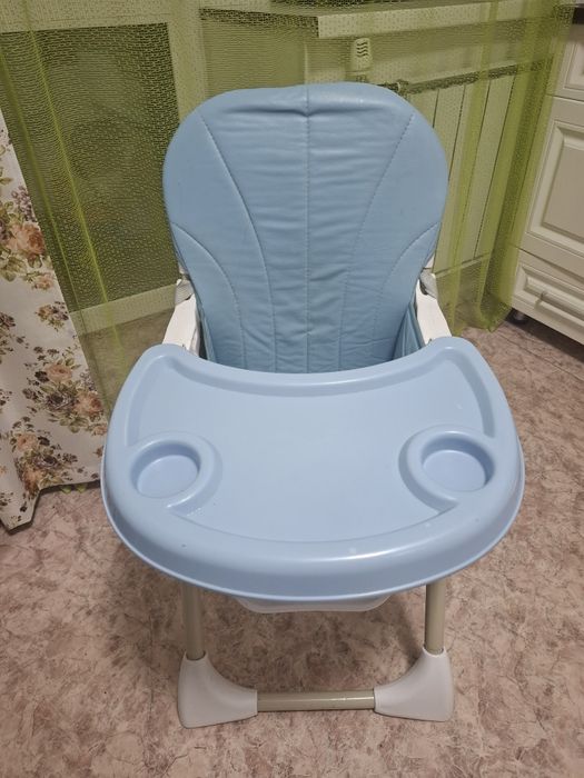 Детский стульчик для кормления