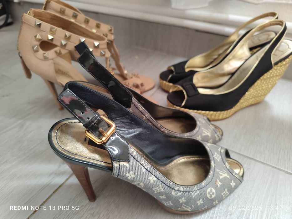 Sandale Louis Vuitton,Valentino in stare foarte buna