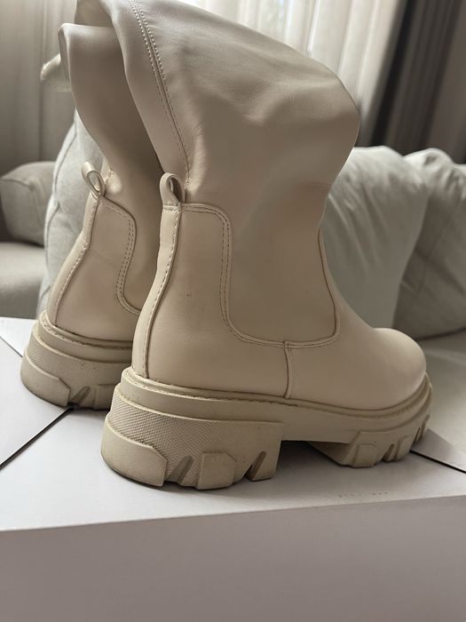 Дълги  Ботуши над коляното в светло екрю