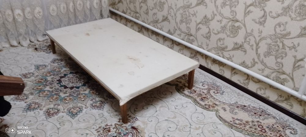 Продаётся стол срочно