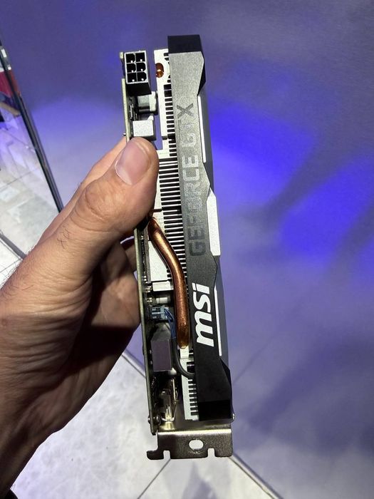 GTX 1650 4GB 128 bit