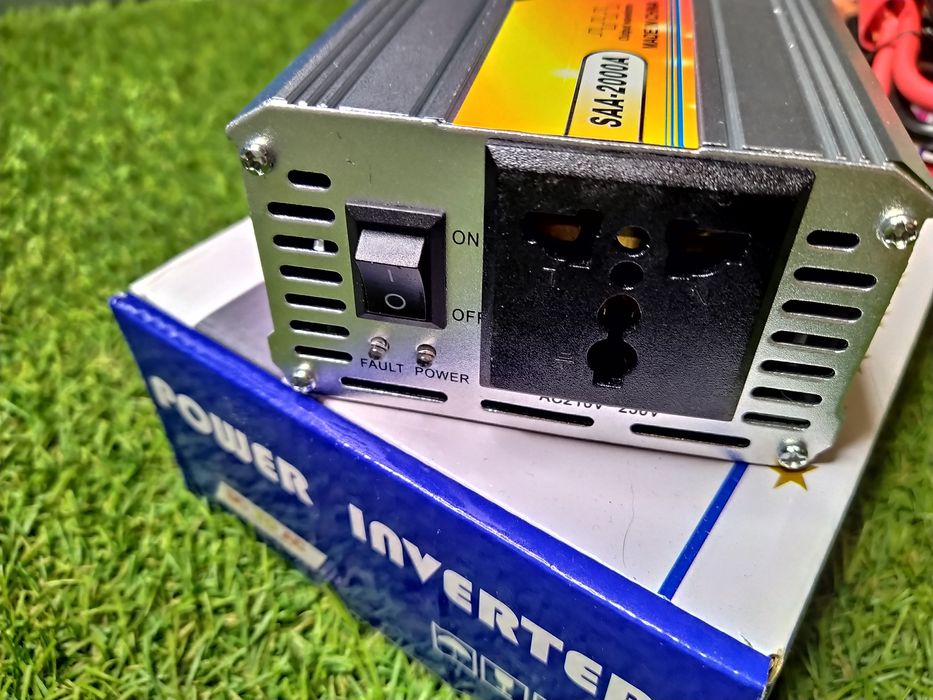 Invertor Auto 2000W 12V-230V AC, 220V  Camping, Pescuit