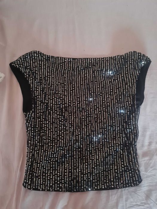 Продавам официални дрехи