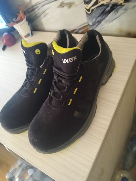 Vând ghete bărbătești