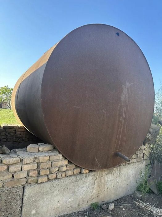 Цистерна ёмкость бочка резервуар.