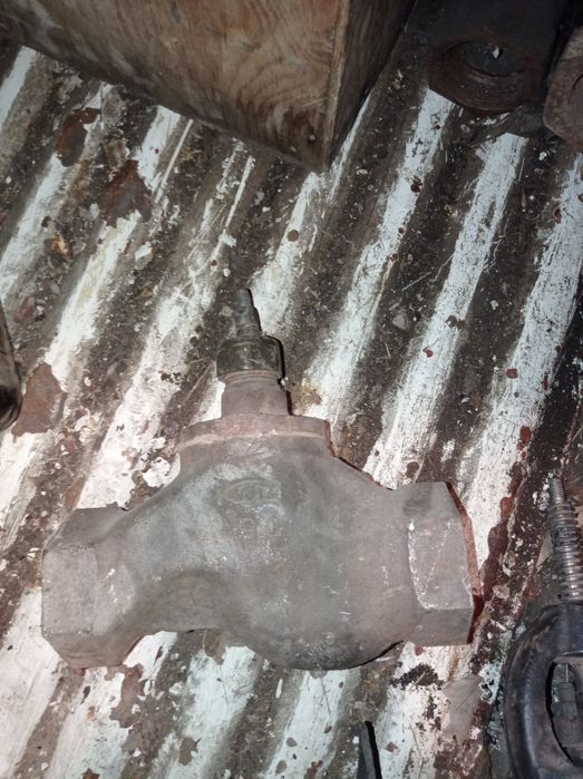 Продам краны на 50, бронзовые и чугунные