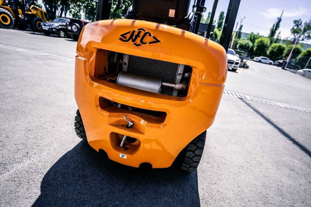 Вилочный погрузчик ( Кара)