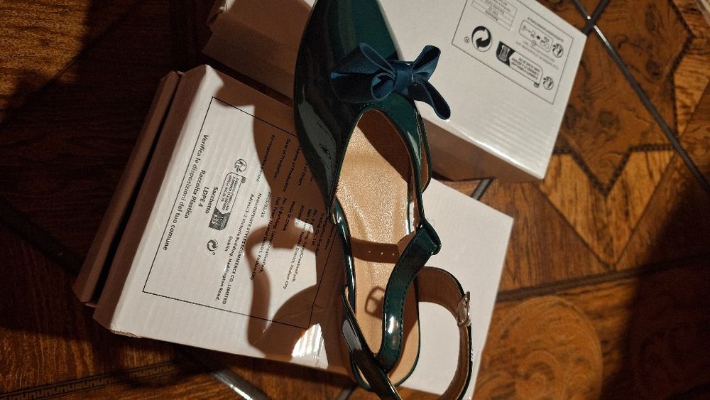 Vând balerini superbi fetițe