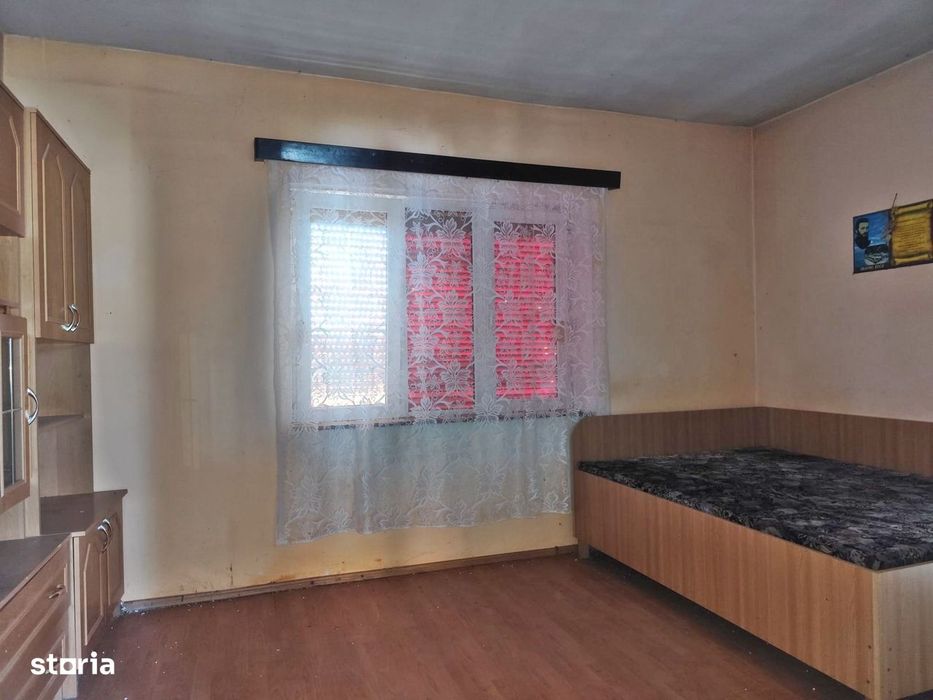 Casa la tara, gaz, acces auto, teren 4122 mp – Petid, Bihor