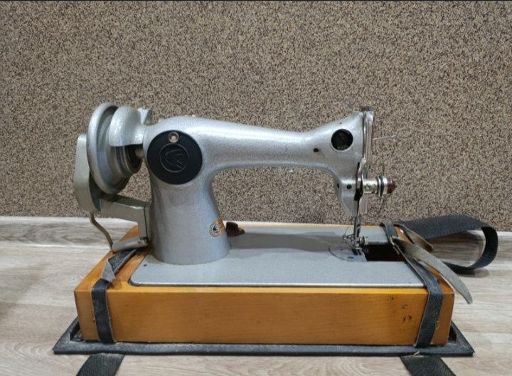 Продам швейную машинку!