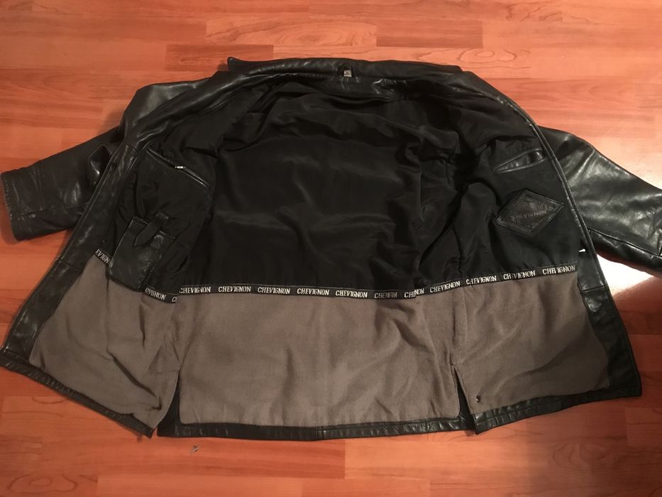 Кожанная куртка CHEVIGNON