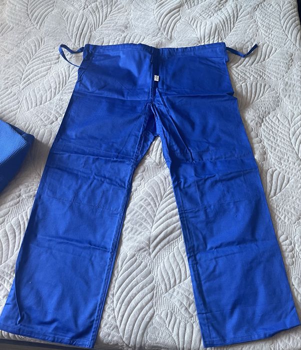 Продаю новое кимоно для дзюдо/самбо