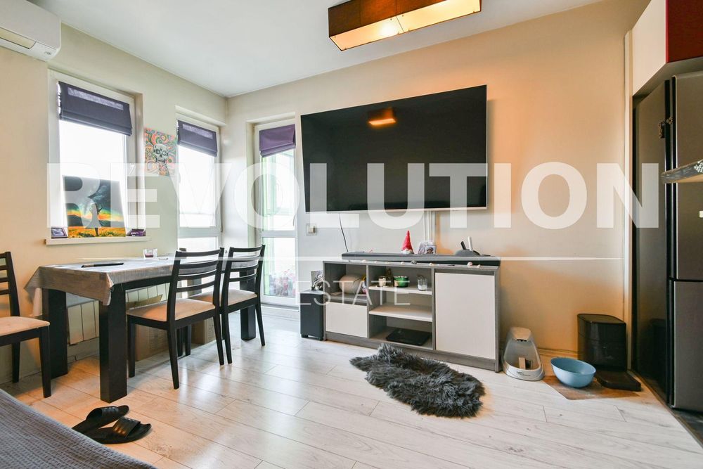 Продава се Тристаен апартамент в София, Модерно предградие - 91 кв.м за 1233 €/кв.м - Снимка #1