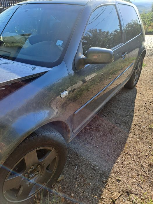 Продавам      Голф 4 на части