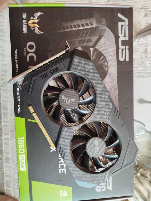 Продавам ASUS TUF Gaming GeForce GTX 1660 SUPER OC Edition