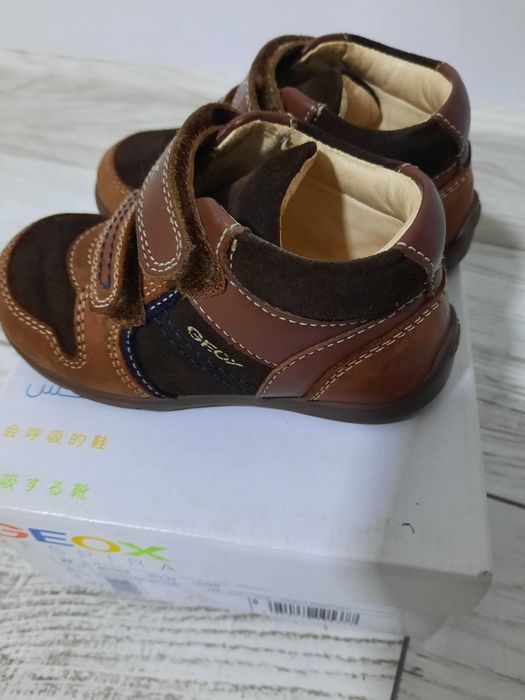 GEOX 22 светещи Геокс