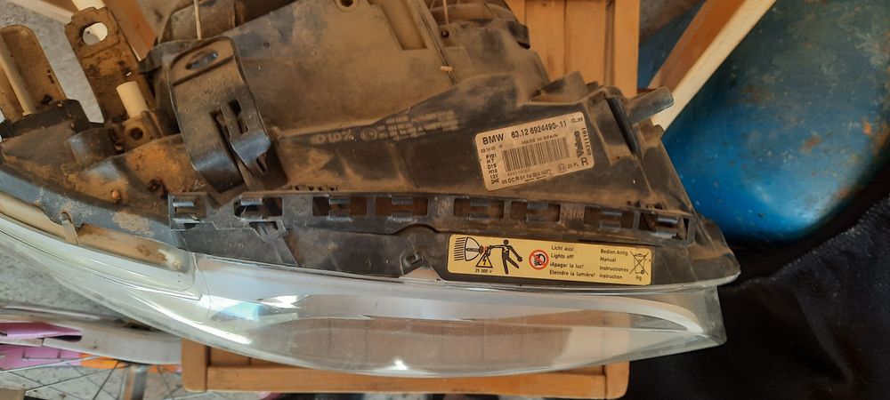 Vând far bmw seria 1 drapta  xenon  e 87 e 88 e 81 e 82