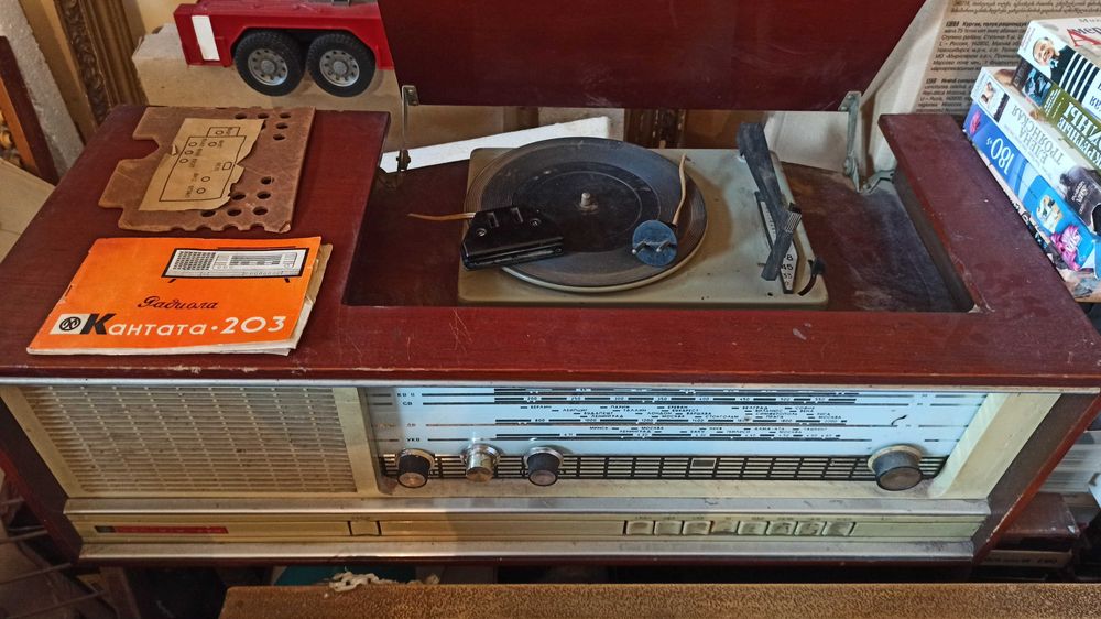 Винтажные виниловые проигрыватели.