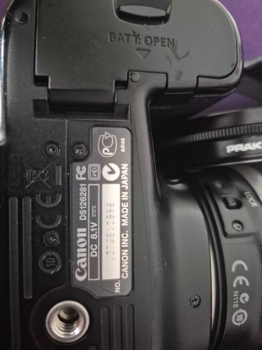 Продавам фотоапарат Canon eos 60D