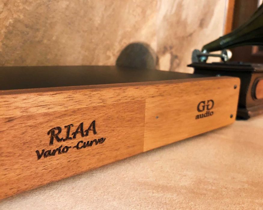 КОЛЕДНА ЦЕНА! Лампов РИАА коректор Vario Curve