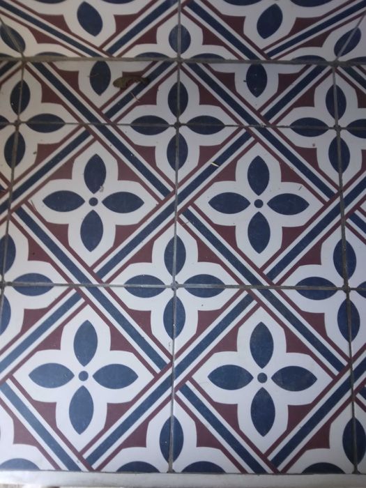 Интересни плочки за под и стена