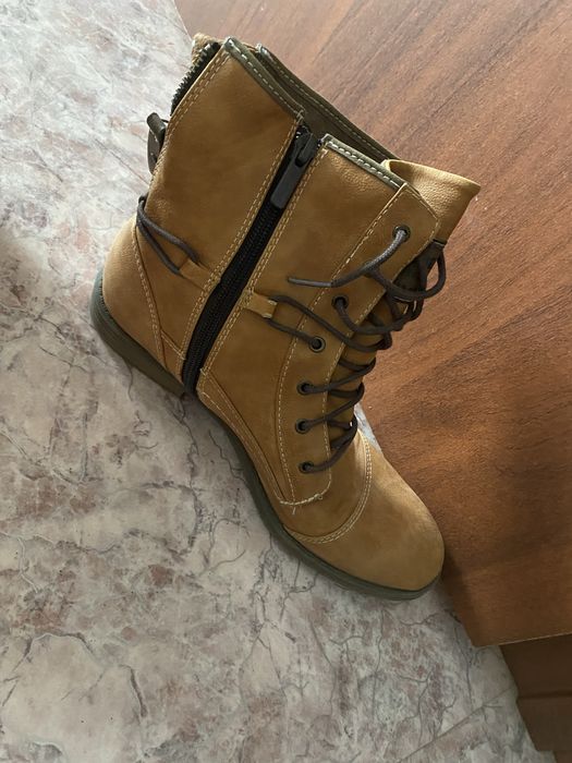 Женские ботинки «мустанг»