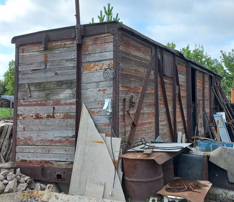 Продам вагон узкоколейный.