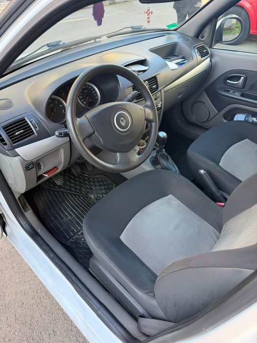 Vând Renault simbol