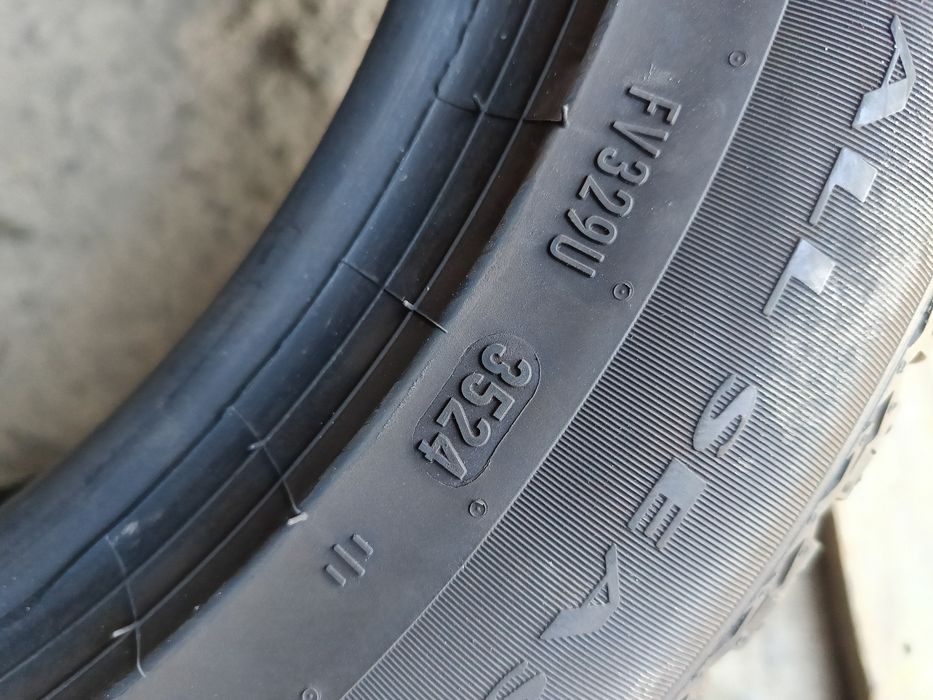 Всесезонни гуми -2024г.-15цола-195/55-1бр.-100лв."PIRELLI"-като нови