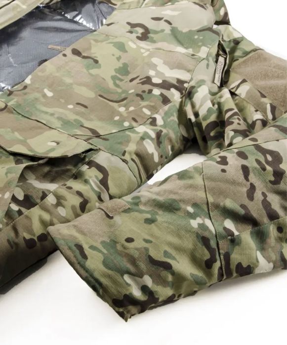 Продаю бушлат мултикам(офицерский)