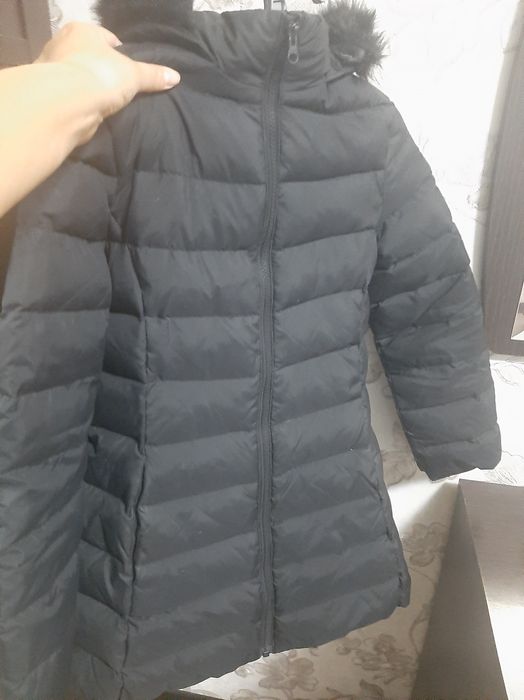 продам пуховик для девочки