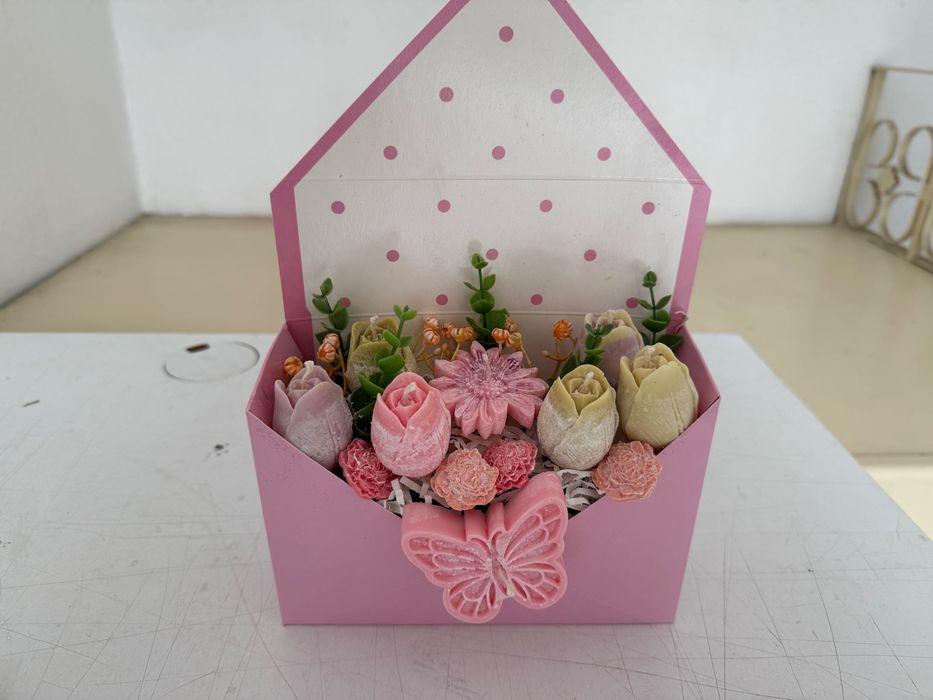 Букет от соеви свещи