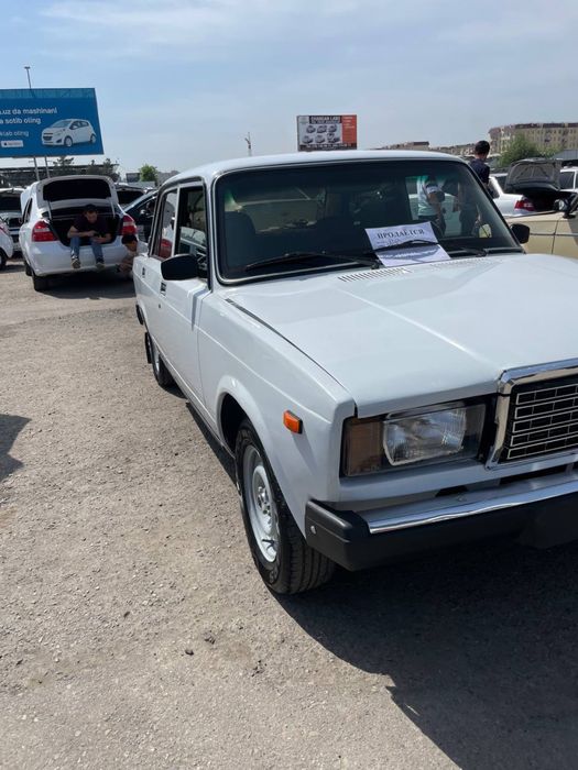 vaz 2107 sotiladi