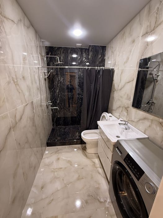 Квартира арендага берилади, хамма шароити бор. Газ светдан муаммо болм