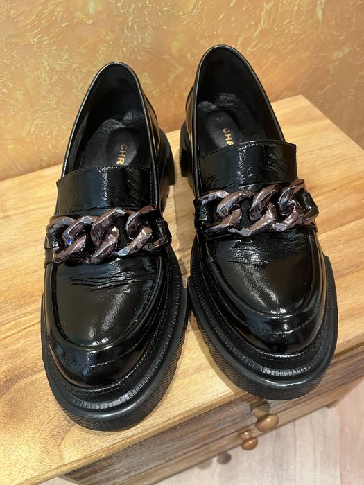 Обувки от естествена  кожа , 38- ми номер.