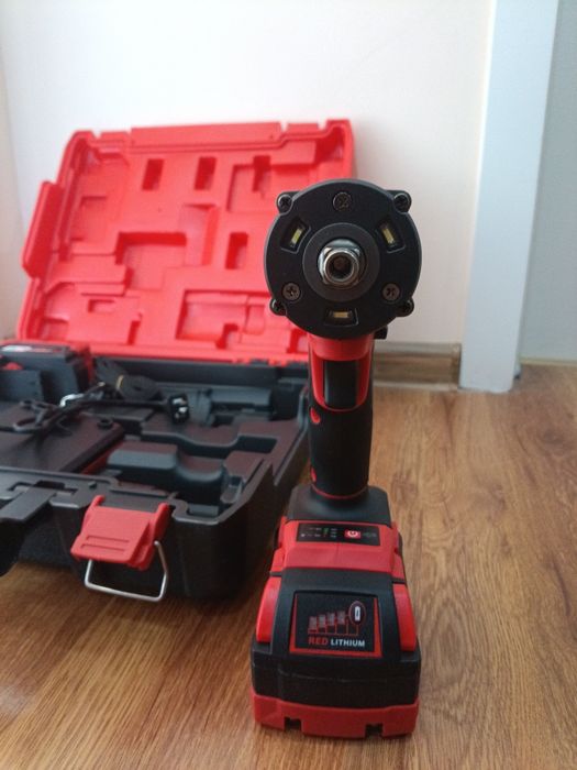 Гайковерт Milwaukee 18V