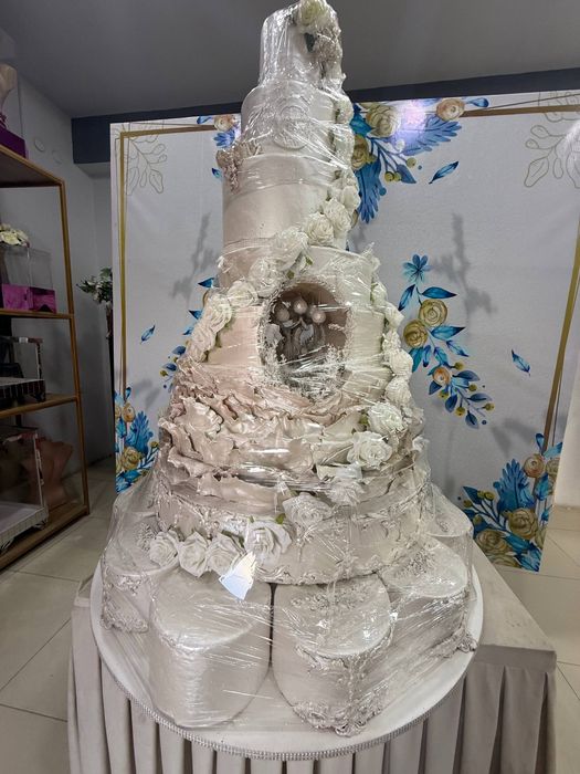 Tort maket  xolati yangi