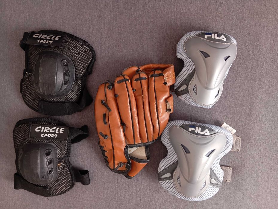 Наколенки и бейзболна ръкавица