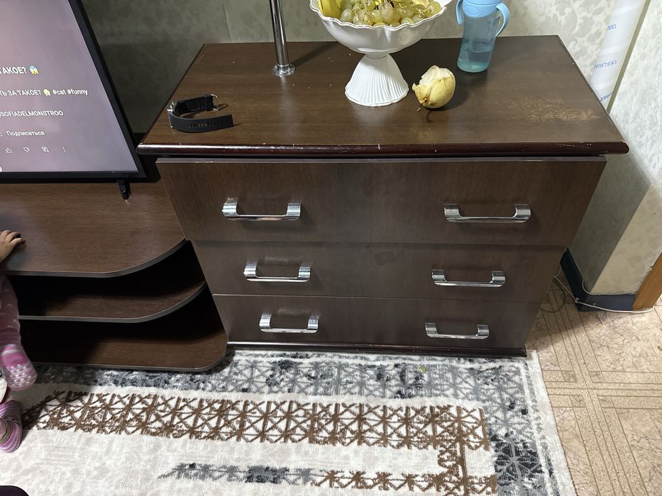 Продаю мебельную стенку