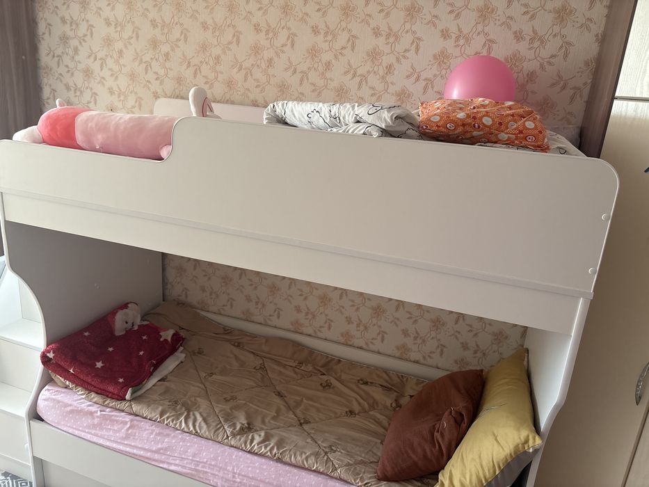 Продам двухъярусную кровать