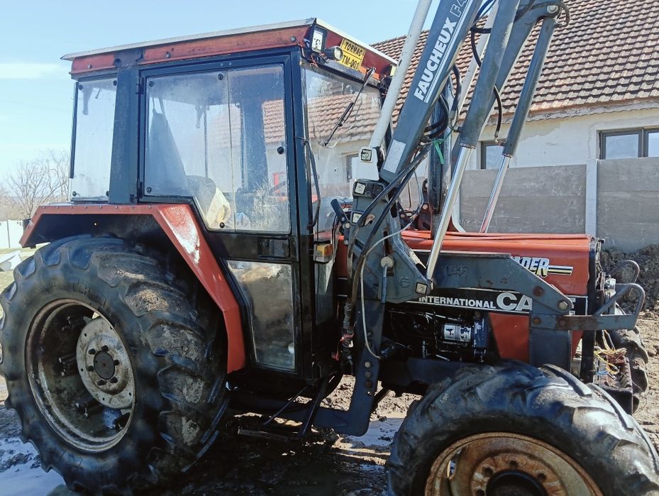 Vând Tractor Case 833