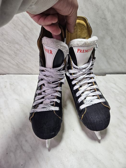Patine 649 hochei hockey  Bauer marime 36  ( 23  cm)