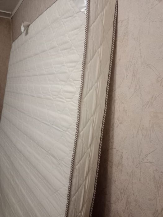 Продам матрас 160/195