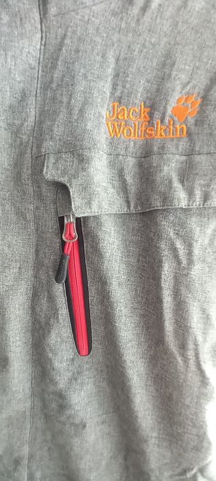 Geaca JACK WOLFSKIN, material gri,stare ca noua,mărimea L